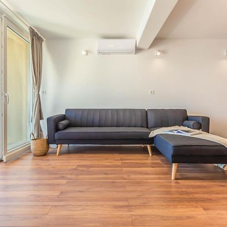 Sea View Apartment Целина Екстериор снимка