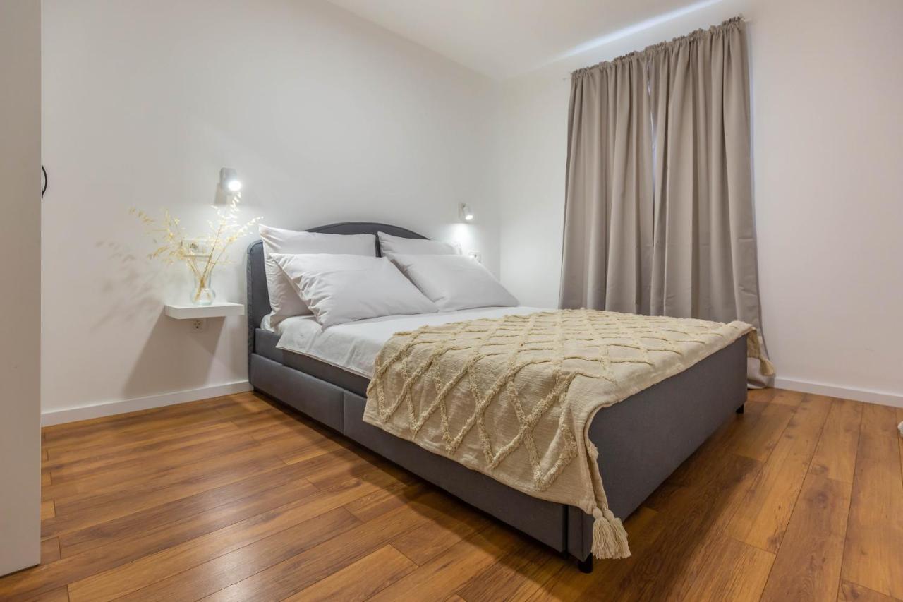 Sea View Apartment Целина Екстериор снимка
