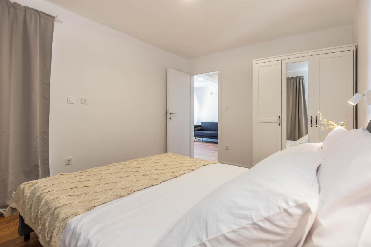 Sea View Apartment Целина Екстериор снимка