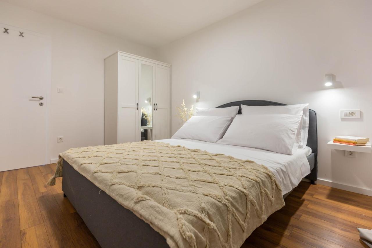 Sea View Apartment Целина Екстериор снимка