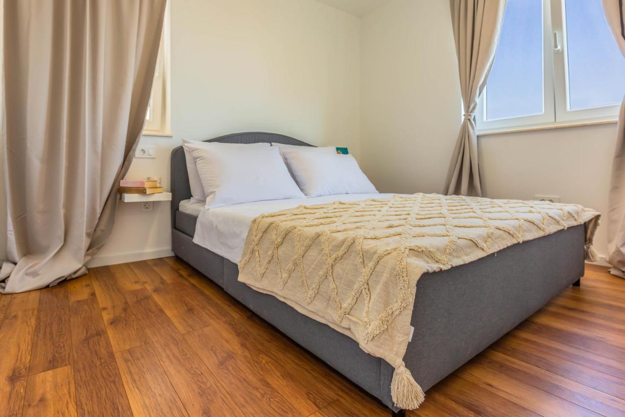 Sea View Apartment Целина Екстериор снимка